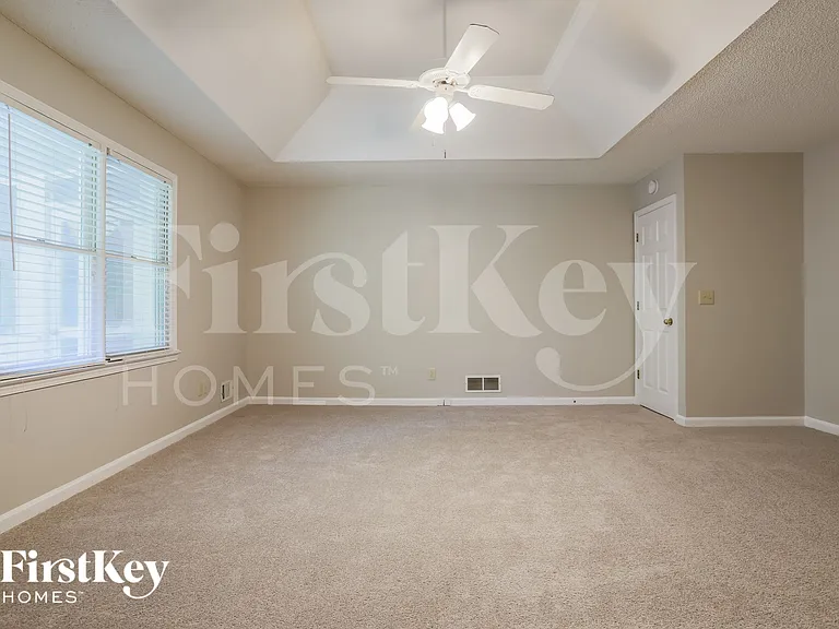 226 David Larsen Dr — Photo 8