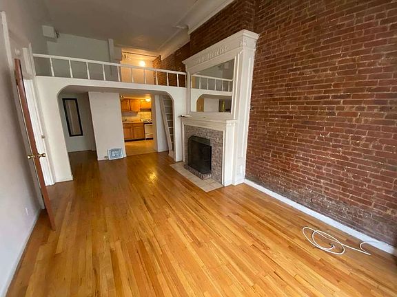 2nd image of 124 W 81st St APT 3