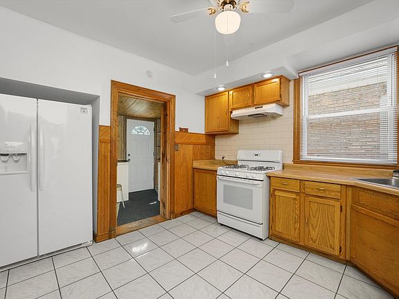 4th image of 5943 W Waveland Ave #1
