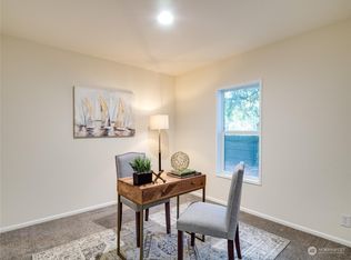 3995 NW Dyes Inlet Ln, Bremerton, WA 98312
