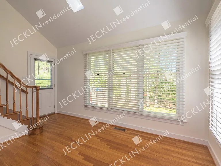 12515 Cutler Ridge Dr — Photo 9