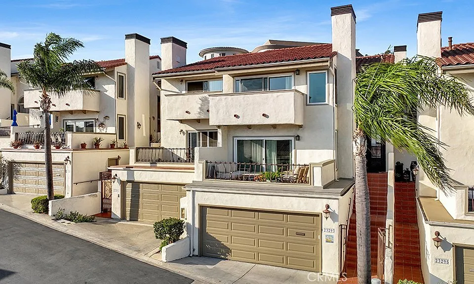 23293 Pompeii Dr
