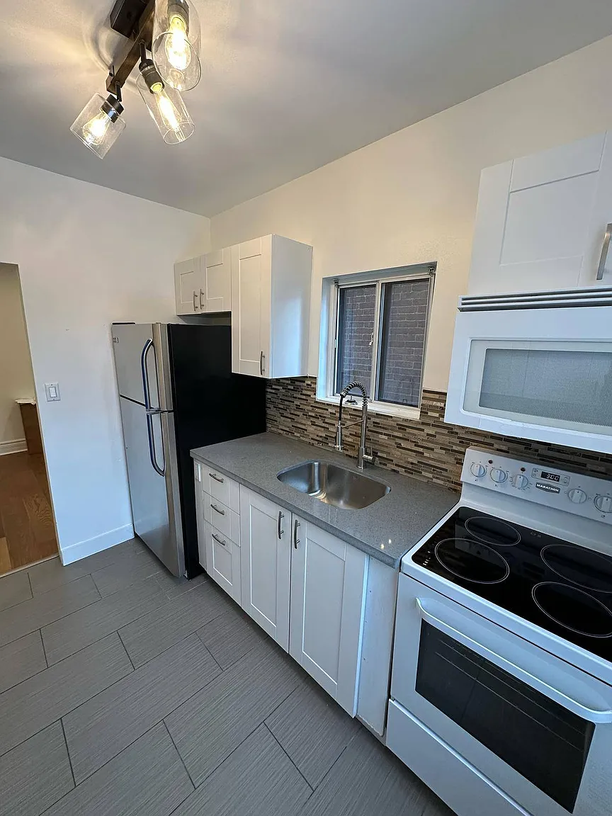 321 Woodbine Ave #1 photo 1