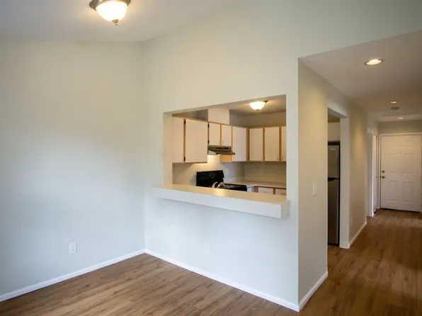 245 SW Hooker St APT 7, Portland, OR 97201
