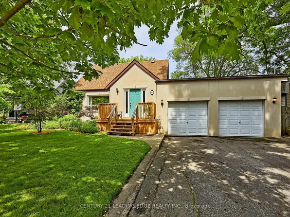 19 Scarboro Cres, Toronto, ON M1M 2J3
