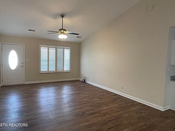3rd image of 7831 Wisdom Ln