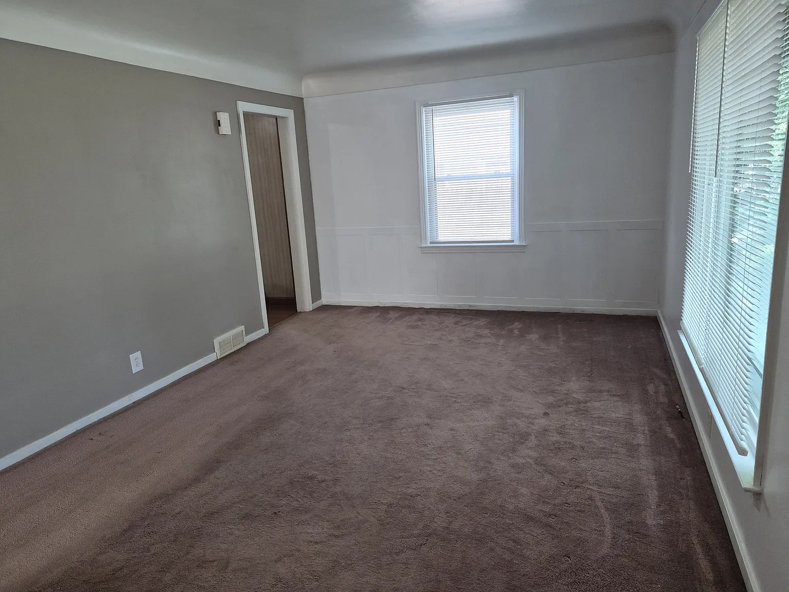 32nd St SW, Wyoming — Photo 3