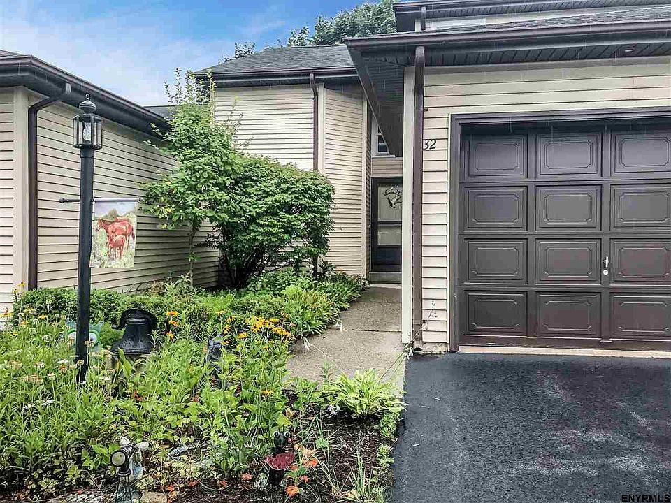 1st image of 32 Dorlon Dr
