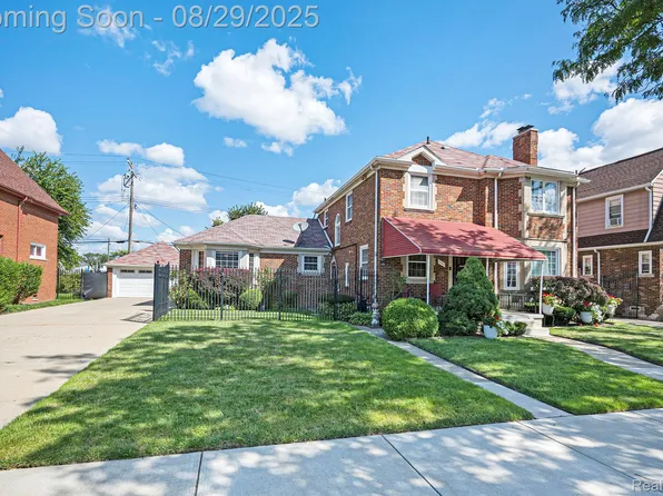 8143 Sirron St, Detroit, MI 48234
