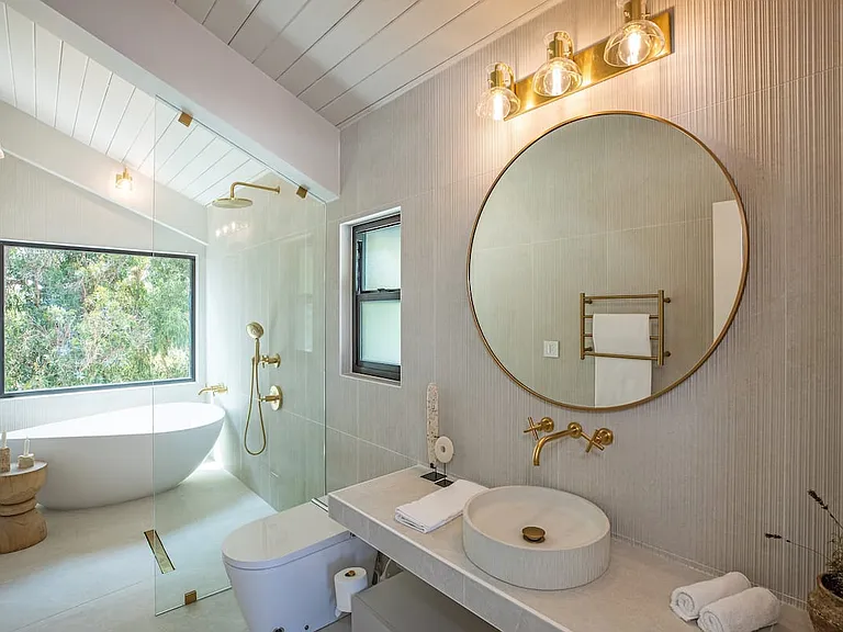 3525 Coast View Dr — Photo 6
