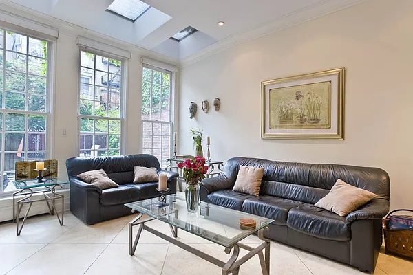 Rented by Town Residential | media 45