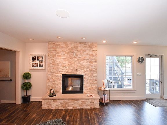 5th image of 1114 E Tipton St