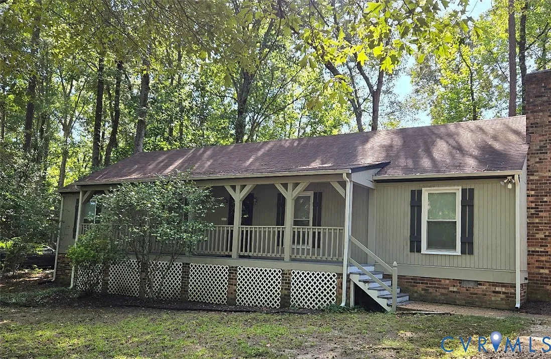 3 bed, 2.0 bath, 1560 sqft, $2,100 — Photo 1