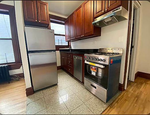 3rd image of 530 E 84th St #29A