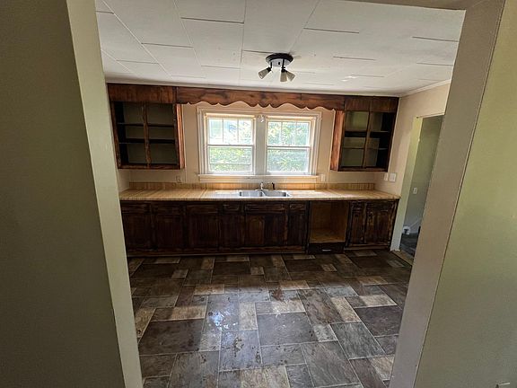 2nd image of 15 N Haven Dr