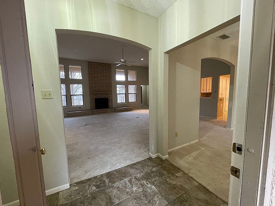 1st image of 73 Tamarisk Cir