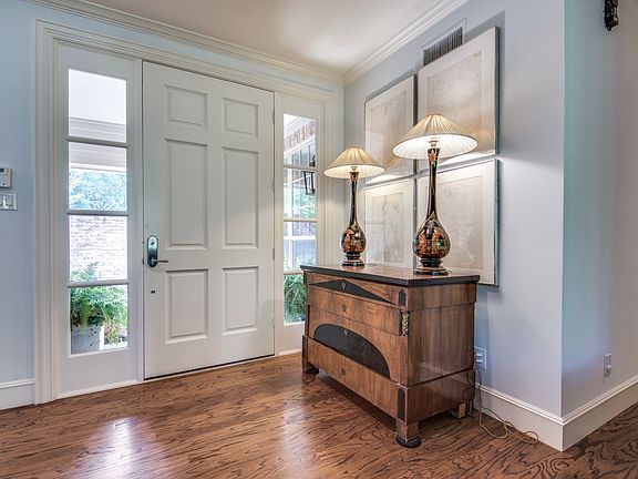 4th image of 16910 Club Hill Dr