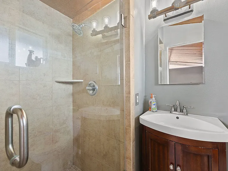 650 Mardina Way — Photo 16