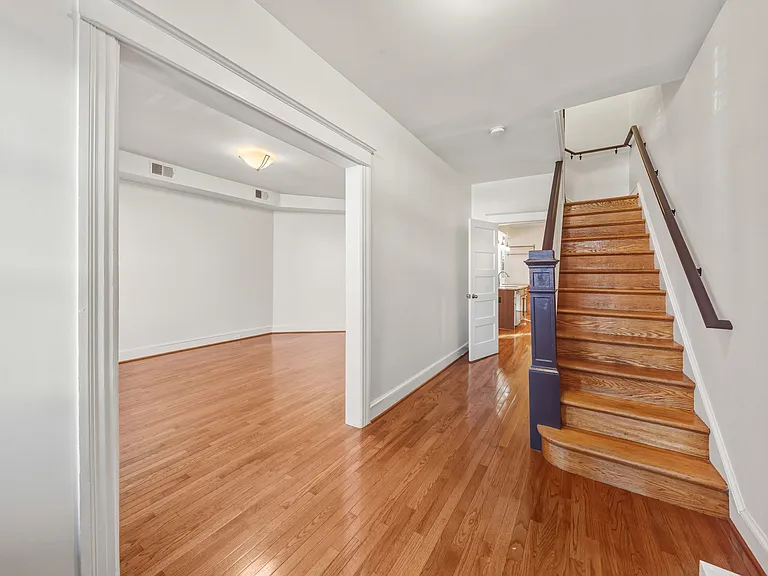 51 Girard St NE — Photo 8