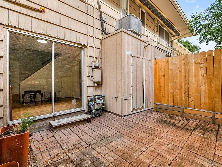 4018 Blue Bonnet Blvd #A — Photo 25