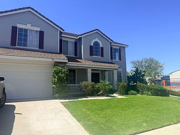 3rd image of 768 Valdosta Cir