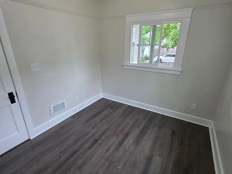 340 N Grove Ct — Photo 6