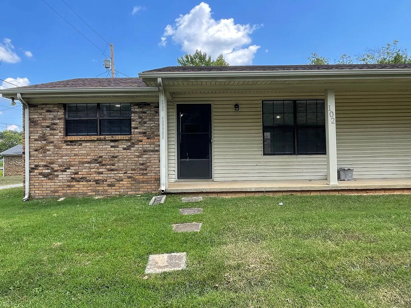 2 Bedroom 1 Bathroom duplex in Dickson — Photo 1