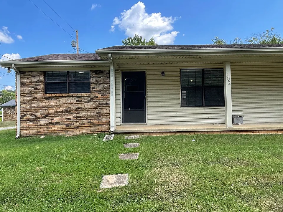 102 Debbie Dr