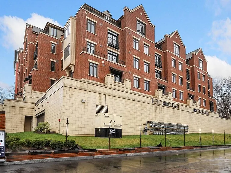 1501 Commonwealth Ave #302 — Photo 23