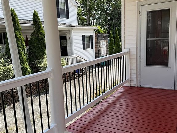 4th image of 160 Mill St