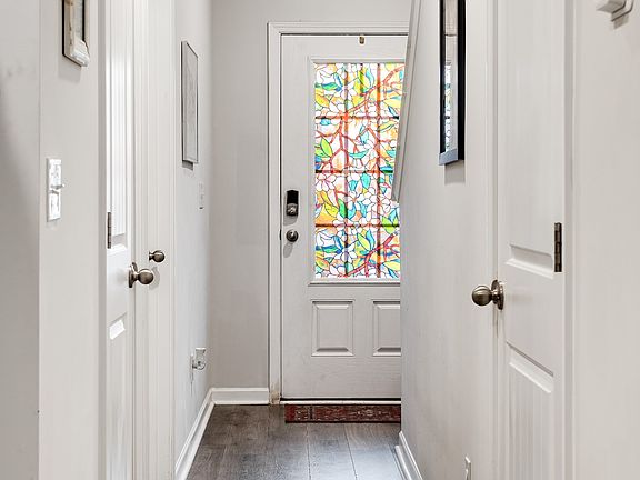 5th image of 701 Dallas Dr