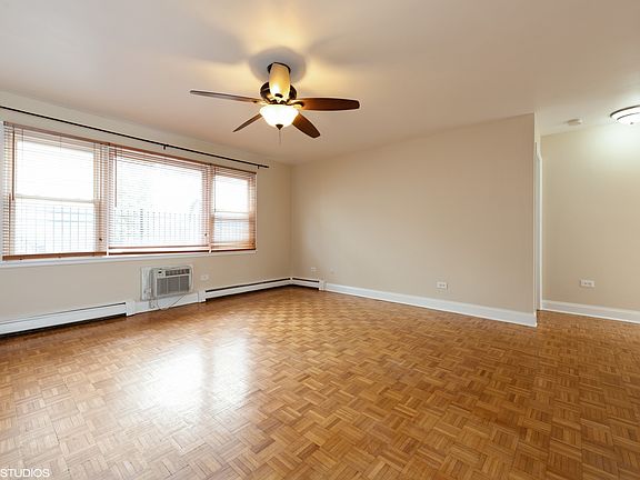 2nd image of 1941 W Touhy Ave APT 1B