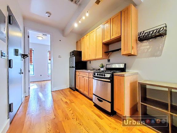 2nd image of 885 Saint Johns Pl APT 9