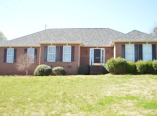 900 Weymouth Dr, Gastonia, NC 28056