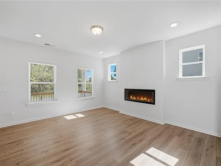 1670 Eagle Dr — Photo 6