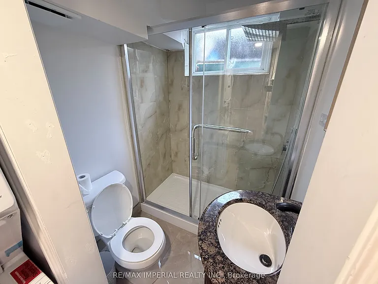 52 Yongehurst Rd #2 — Photo 13