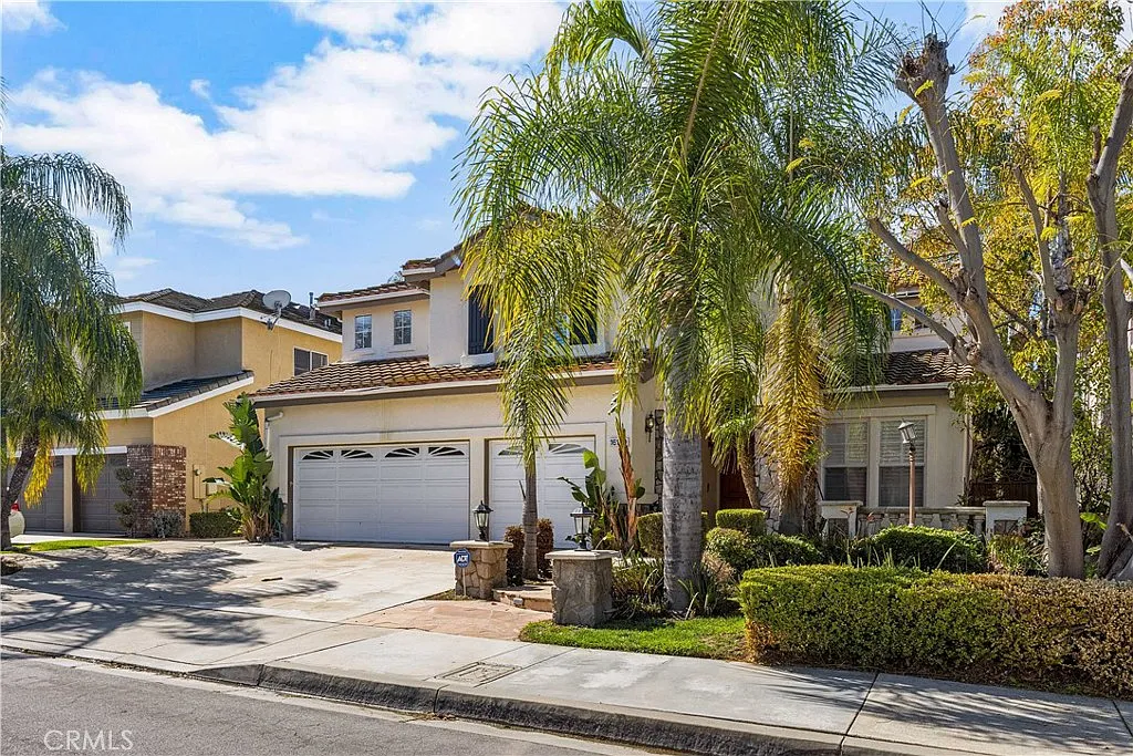 4 bed, 3.5 bath, 3068 sqft, $4,900 — Photo 2