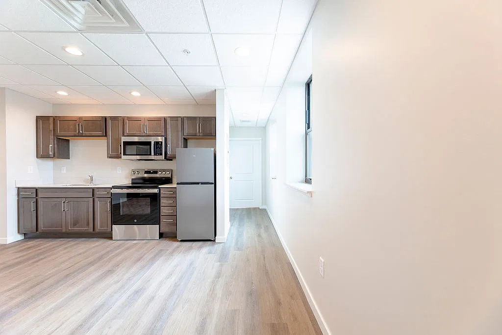 2 bed, 755 sqft, $1,800 — Photo 4