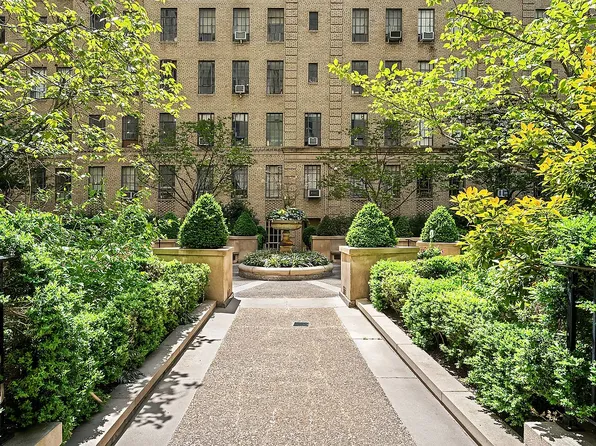 350 W 57th St APT 6H, New York, NY 10019