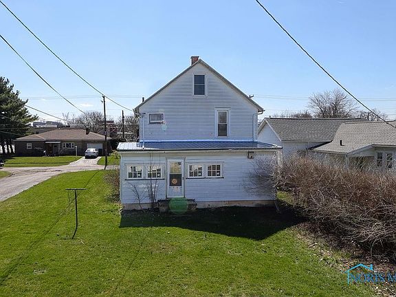 3rd image of 502 Short Elm St