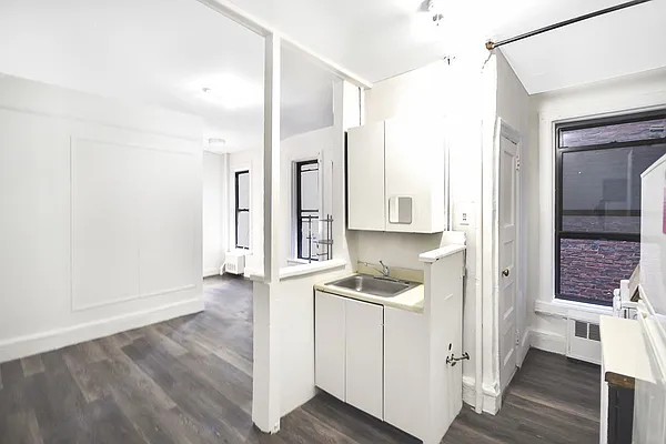 Rented by Compass | media 9