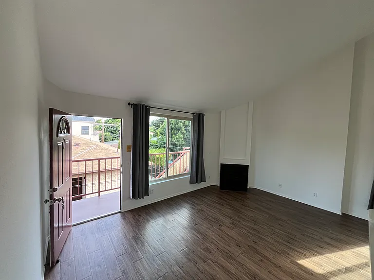 2532 S Centinela Ave #7 — Photo 6