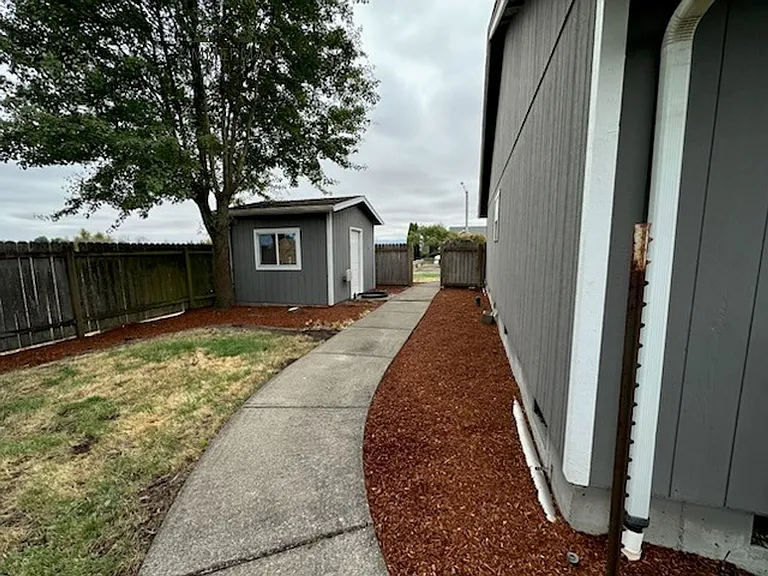 495 Emily Ln — Photo 24