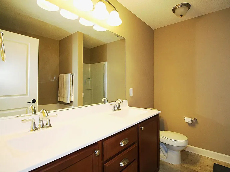3233 Red Oak Trl — Photo 10