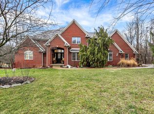 136 W Chalet Dr, Mooresville, IN