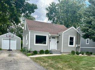 220 E 4th St, Lockport, IL 60441