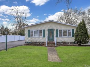 52 Lafayette Ave, Lake Grove, NY 11755