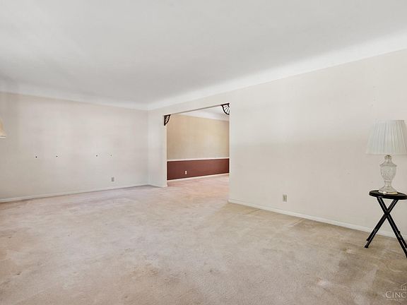4th image of 7632 Fairwind Dr