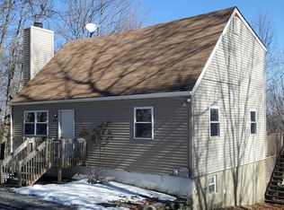 4316 E Pine Ridge Dr, Bushkill, PA 18324