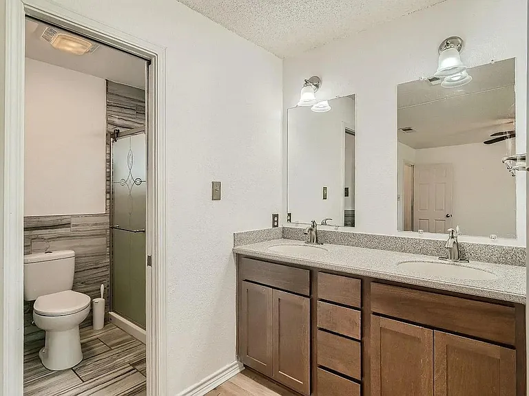1306 Wayne Dr — Photo 5